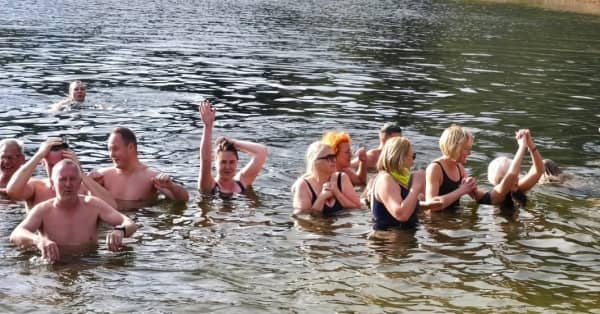 Latvijas veselības sporta nedēļa: Ziemas pelde kopā ar VeloRoni