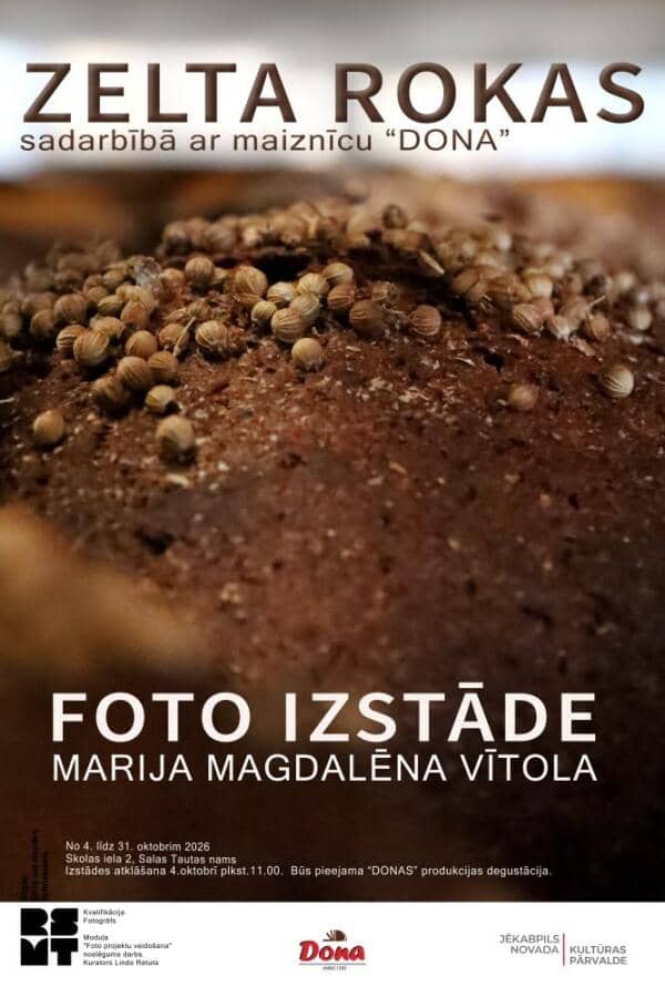 ZELTA ROKAS. FOTO IZSTĀDE SALAS TAUTAS NAMĀ