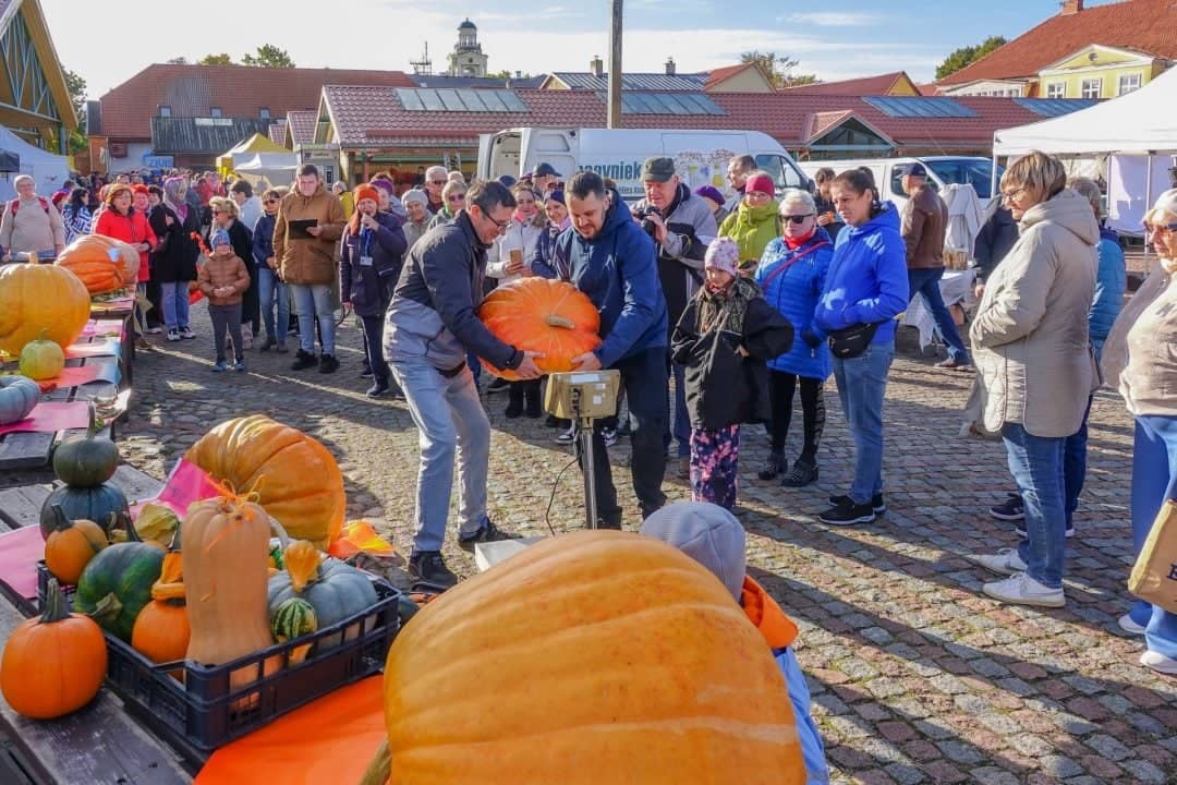 Ķirbju svētki Vecpilsētas tirgus laukumā
