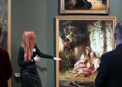 "ArtWalk" — īsas ekskursijas angļu valodā Kumu mākslas muzejā