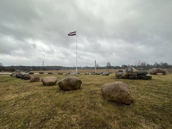 Aicina nolikt svecīti Rendas piemiņas vietā